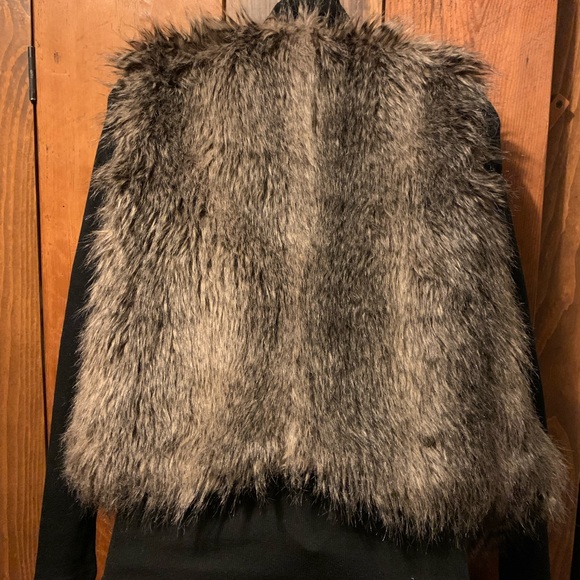 Faux Fur Vest - Picture 7 of 12